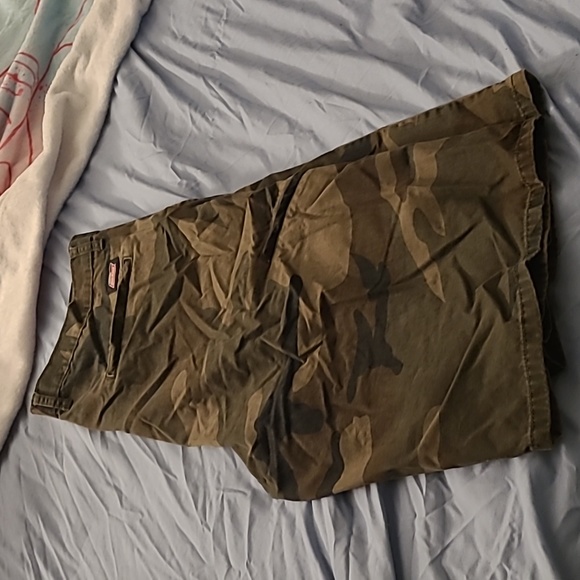 Nice lightly used shorts - Picture 2 of 2